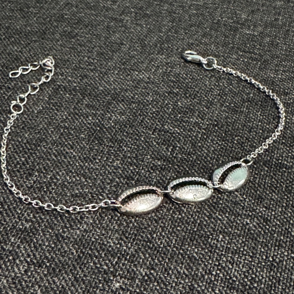 Fun SeaShell Bracelet - Picture 2 of 3